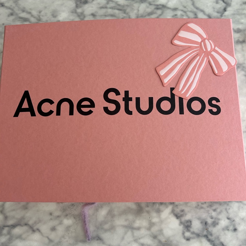 Acne Studios
Vally Check Scarf - Picture 3 of 7